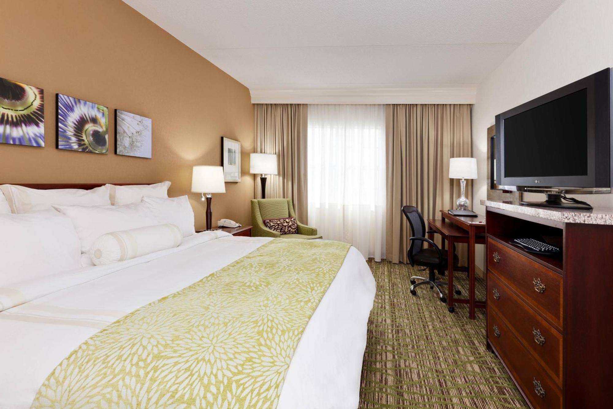 Chicago Marriott Midway Hotel Bedford Park Exterior photo