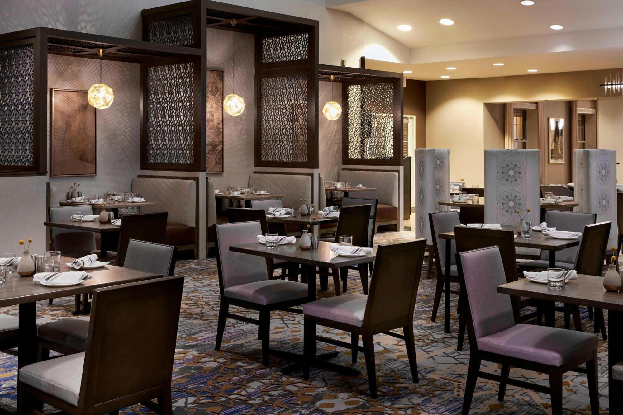 Chicago Marriott Midway Hotel Bedford Park Exterior photo