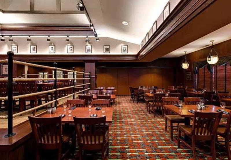Chicago Marriott Midway Hotel Bedford Park Exterior photo